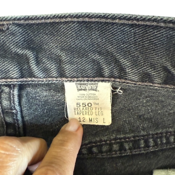 Levi's 550 Women's Black Denim Shorts. Self Cut Black size 12 (29) #1597 - Picture 7 of 8